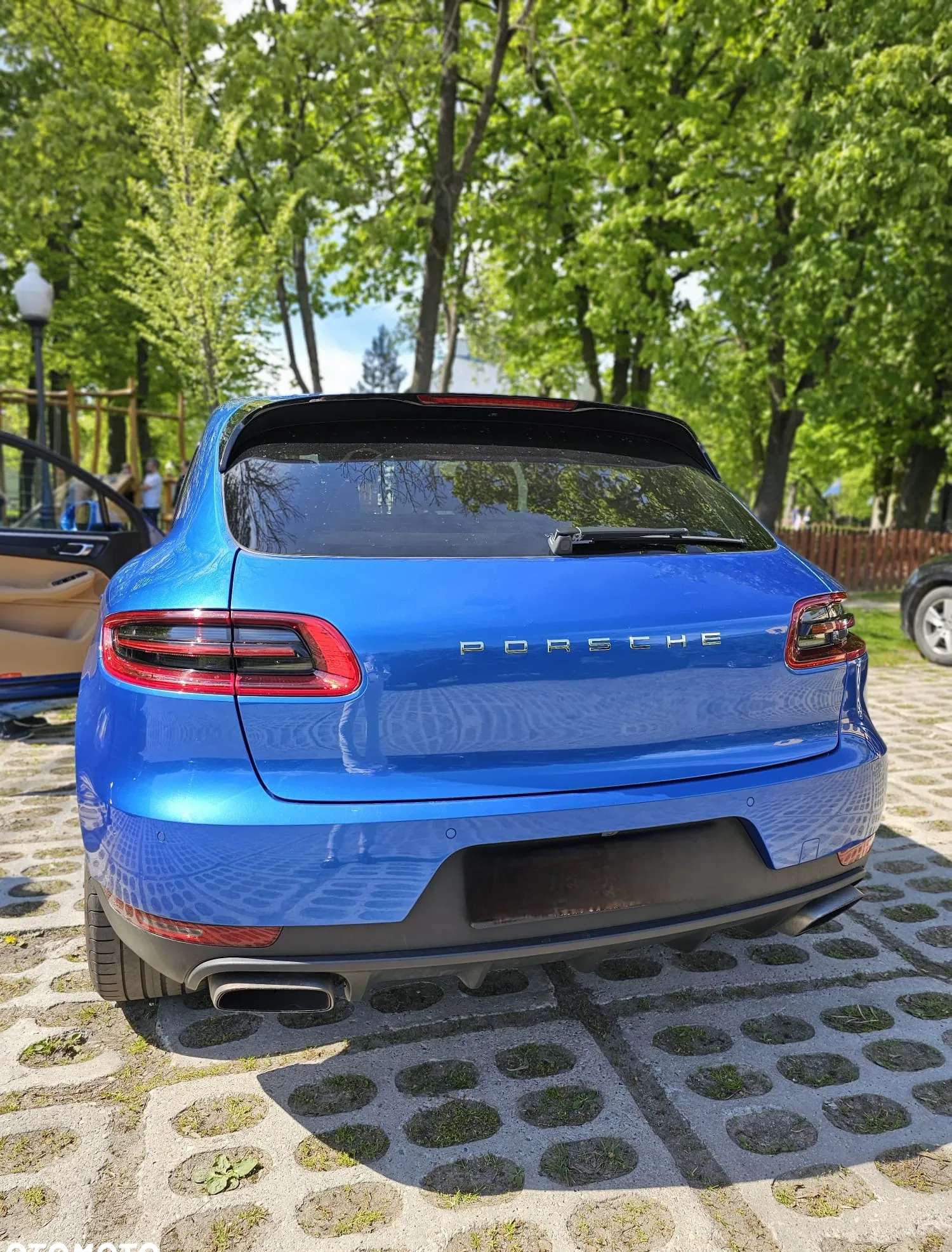 Porsche Macan cena 159500 przebieg: 180100, rok produkcji 2017 z Warszawa małe 254